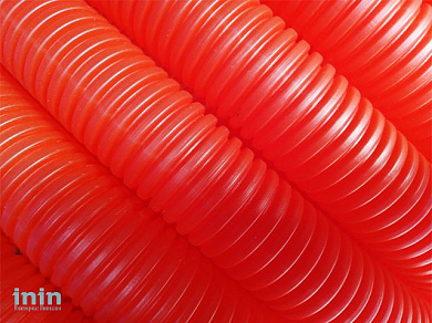 Трубка защитная гофрированная 25мм бухта 50м красная (для 18-20 трубы) (Пешель для 18-20 трубы) (AV Engineering)